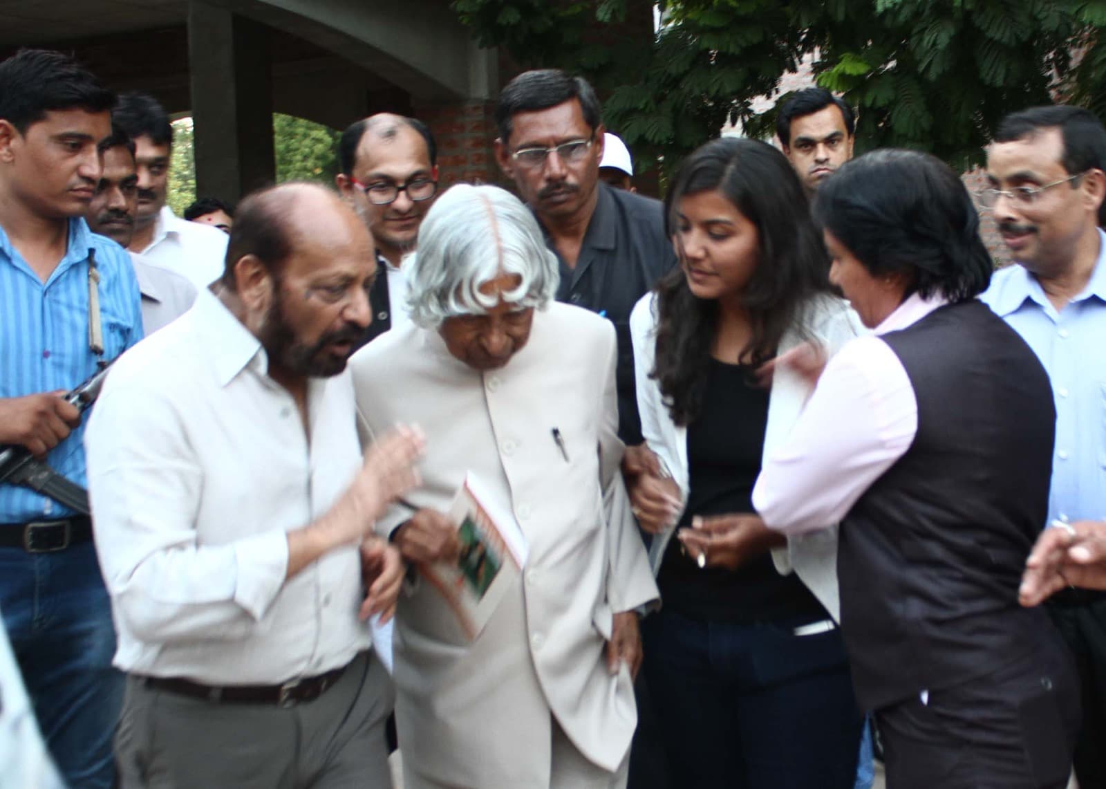 Dr. Dhara Dani meeting Dr. APJ Abdul Kalam